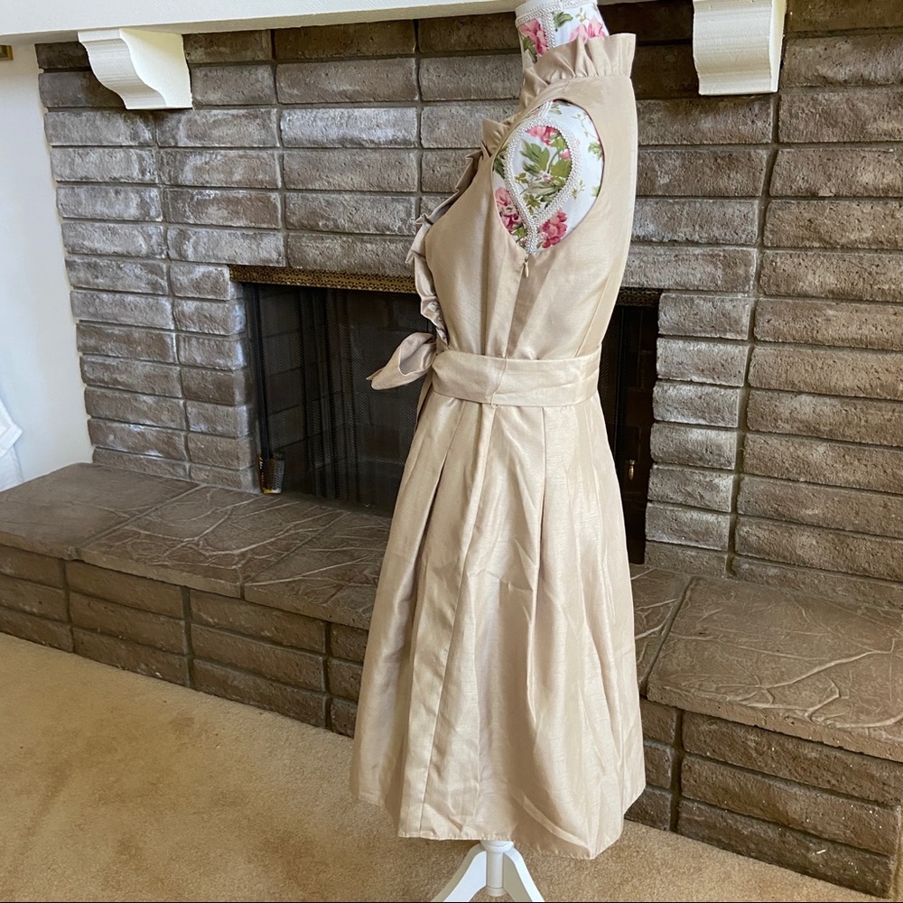 JESSICA HOWARD CHAMPAGNE SLEEVELESS DRESS SIZE 8 - Picture 7 of 10